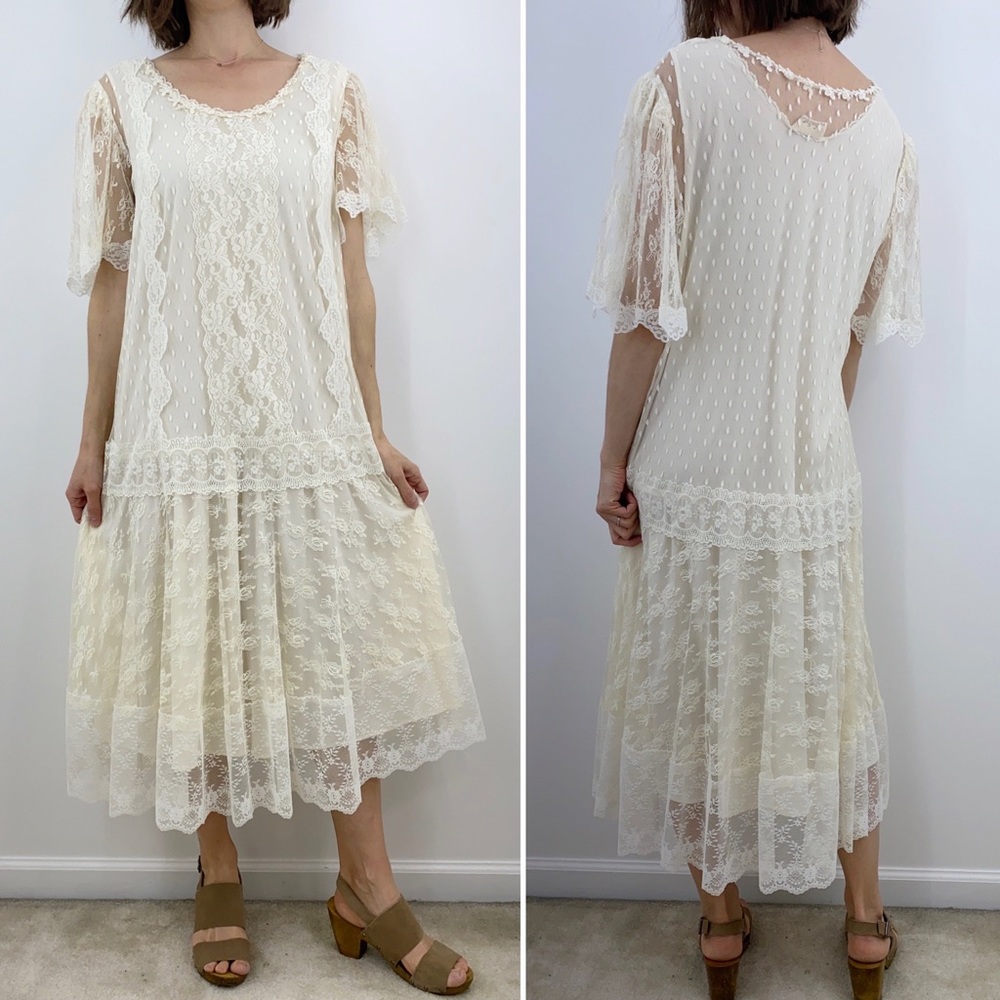Vintage 80s Sue Brett White Lace Flutter Sleeve D… - image 1